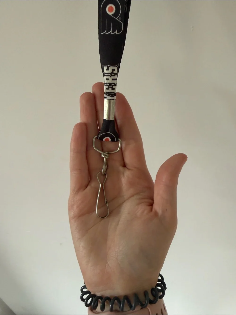 Philadelphia Flyers Black Logo Lanyard - NHL Team Accessory